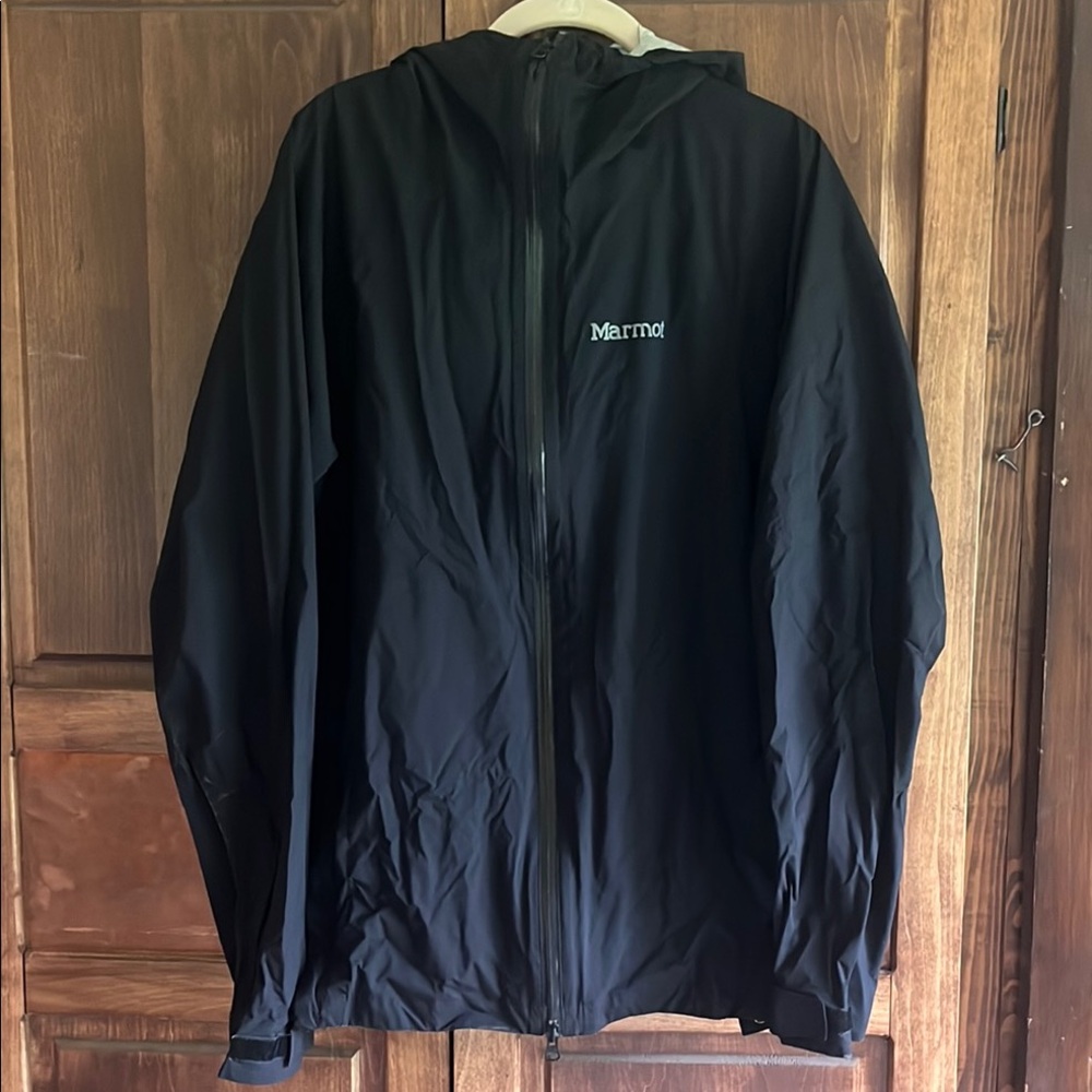 Marmot Men's packable raincoat. Like new